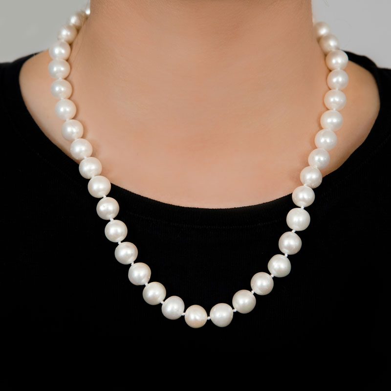 how much does a real pearl necklace cost