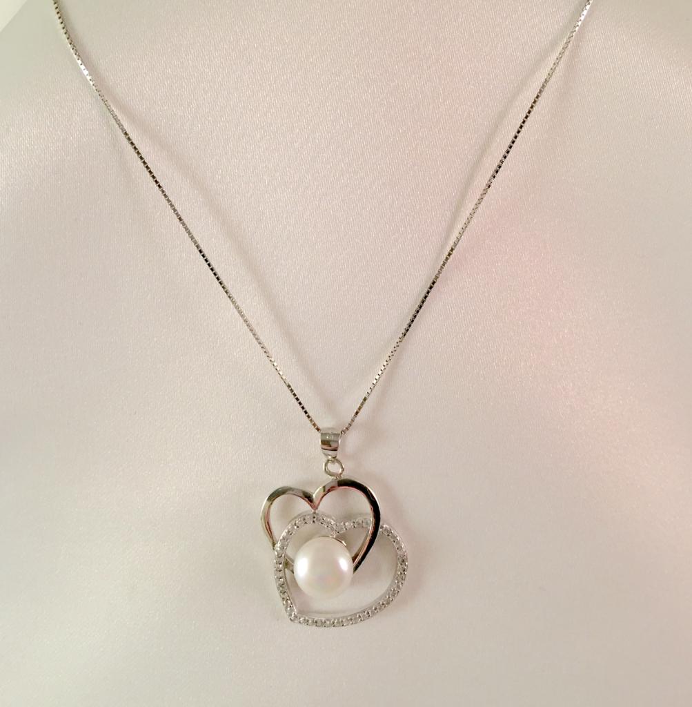 hearts with pearl pendant